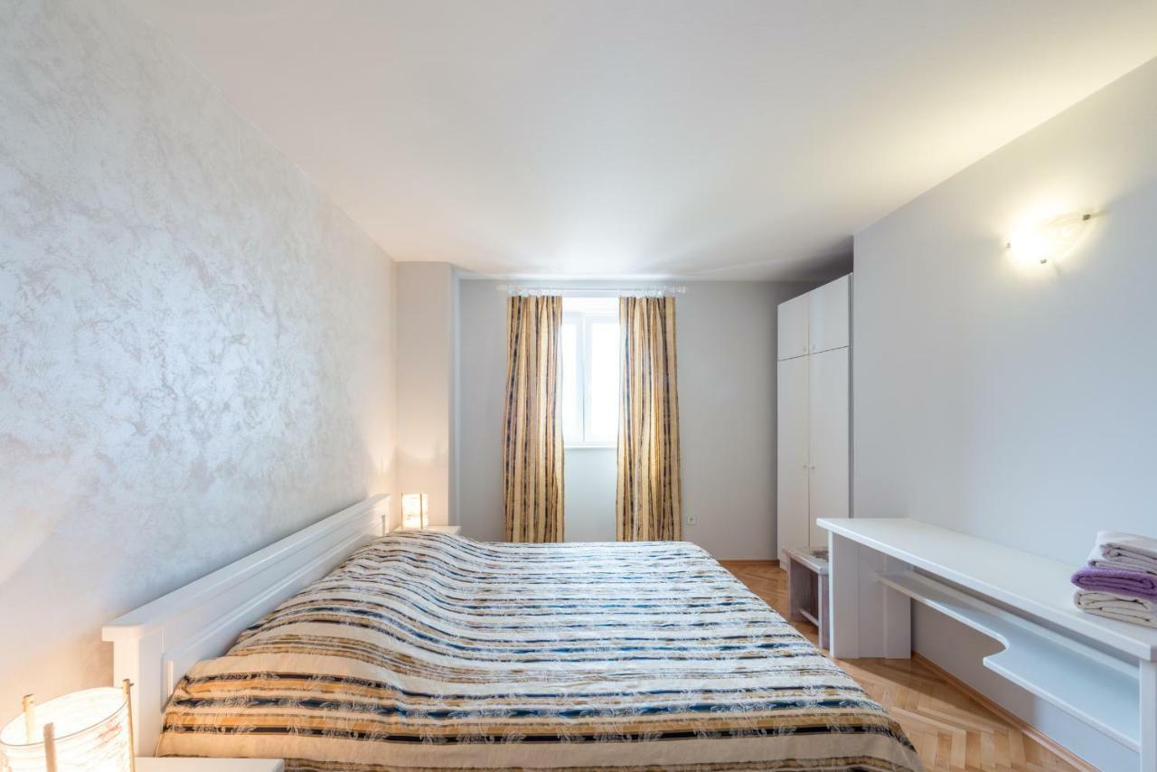 Villa Doris Mlini Bagian luar foto
